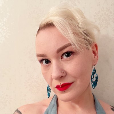 Agender audhd lesbian (they/them). Author of Everyday Violence (2021). Life coach for neurodivergent, LGBTQ, and marginalized people.