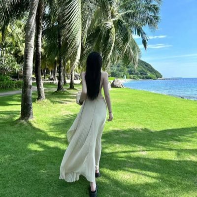🇺🇸💼career women| 🏞Outdoor lovers | 🍷Travel and food| Like to explore new things and love life.🇺🇸