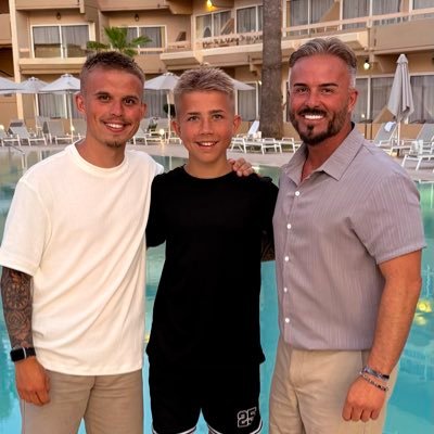 proud father of 2 great lads … owner of https://t.co/htyiHUfhaT 🏠 football is life