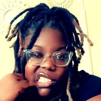 Sexy fun chocolate Bi BBW free spirit #LocHead #Locs4Life🌈🌈