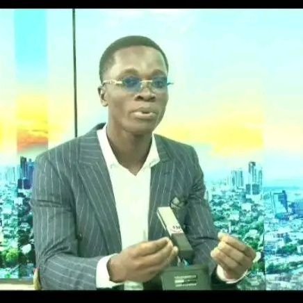 Licencié en informatique de gestion🎓🖥️, Entrepreneur, ( Passionné de la communication) et Politique Congolais 🇨🇩✍️