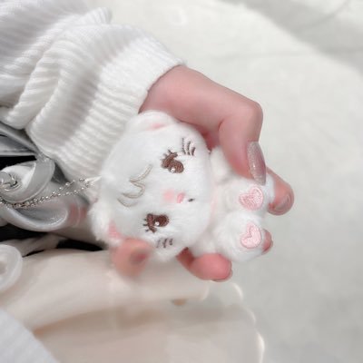 🫧⟡.·ニュートラル┊ 混合肌(敏感肌×脂性肌)🍀 ┊ 骨格ストレート┊ ISFP-T┊ LIPSパートナー🐇🩰✧ お得情報大好きです🏹♡ お気軽に+👤💬ください💘 美容垢さんフォロバさせていただきます🛁𓈒𓂂𓏸
