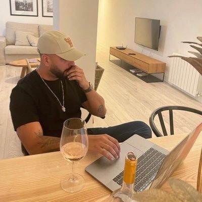 Dm me with your cashapp or PayPal and get spoiled financially. TELEGRAM:@daddylincoin IMESSAGE:lincoinbryan323@gmail.com