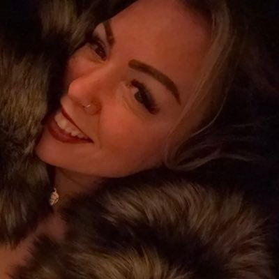 Giantess Goddess Size 14. 6’2 to tiny you 🖤🎀🇨🇦 https://t.co/JreXVclHUt Check out my profile on Throne! no in person meets