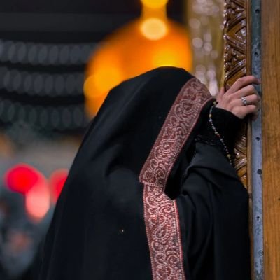 یه دختر دهه هشتادی
همنام مادر سادات...
نوکر در خونه ی اهل بیت