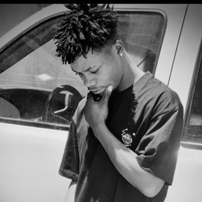 young_ivar's profile picture. M.O.E✨