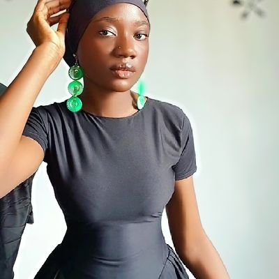 Omo iya Baliki || MADE BY QEES ✂️|| Muslimah 🧕|| Taurus ♉ || University of Ilorin alumna🎓|| VADDICT ||