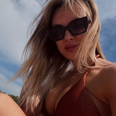 MadalenaCAlves's profile picture. Warning: heart thief in bio💗
https://t.co/NYoyCHXl0y