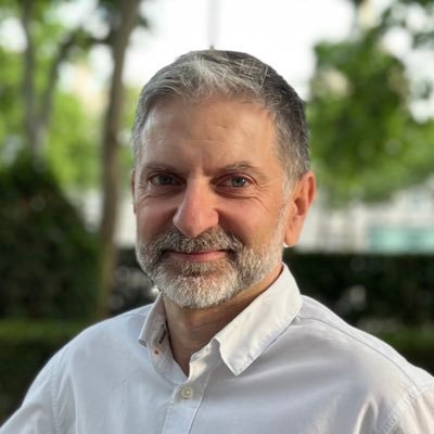 Professor of Chemistry at Universitat Jaume I. Research on photoactive materials and fluorescence sensing.