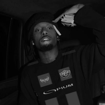 senakkkkkkkkkk's profile picture. i'd rather lie than to lose you girl