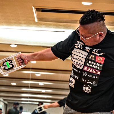 握力専門チーム握撃道代表/日本グリップパワー連盟会長/握力計ベスト記録126.8kg/握力王大会主催者/AK-150プロデュース/BDパンチングマシン全国総合6位/ エクスプロージョン第7期公式アンバサダー /レーティング、パーソナル依頼はDMまで @X_PLOSION_PR https://t.co/qa04YBT4aJ
