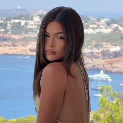 ... 𝒂𝒏𝒅 𝒇𝒊𝒏𝒂𝒍𝒍𝒚, 𝒔𝒉𝒆 𝒄𝒉𝒐𝒔𝒆 𝒉𝒆𝒓𝒔𝒆𝒍𝒇 ♡
• 𝐚𝐝𝐚𝐬𝐭𝐫𝐚 • 𝘧𝘢𝘬𝘦 | 𝘱𝘢𝘳𝘰𝘥𝘺