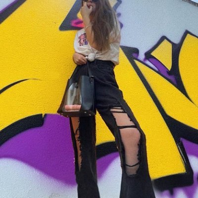 artinblueblood's profile picture. ❤️