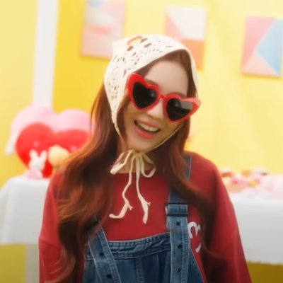 futchlove's profile picture. whale store unemployed employee / @milkkloves back up