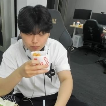 sunhitoz's profile picture. #GENWIN | LOL&VAL 🐯
25 - 27