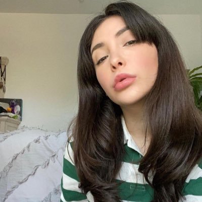 Salut moi c’est Andrea si tu veux en savoir plus mes dm sont ouverts bb