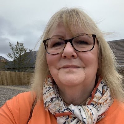 Am Mrs. Mavis Wanczyk, the mega winner of $758 Million in Mega Millions Jackpot, I'm