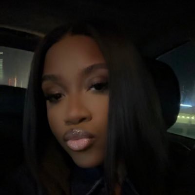 ginika_obiee's profile picture. sometimes I tweet, sometimes I don’t.