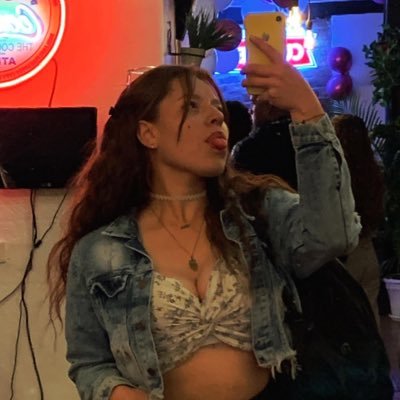 Soy una gran persona, no pediré que me amen ♡