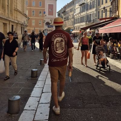 🇦🇶
https://t.co/cNaUwDl8nw

Das höchste Gut für eine Demokratie ist die Meinungsfreiheit. 
Waffen schaffen keinen Frieden, sondern schüren nur Leid!