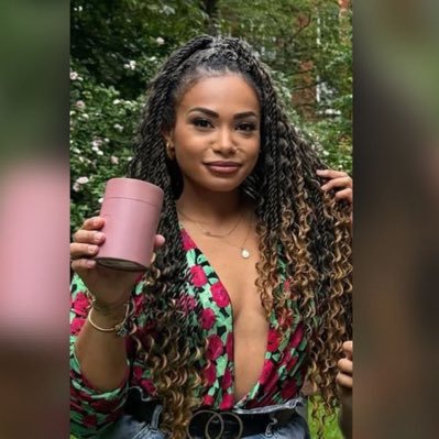 📍hampshire 🏥 women’s health 💃🏽 i dance to the beat of my own drum ☼ pisces ☽ taurus ↑ libra/scorpio