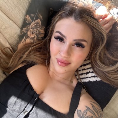 Simple girl. I DO MASSAGE ÂND PEDICURE PLEASE BOOK ME ❤️