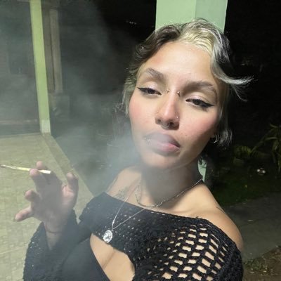 devaneios mentais, reclamações, maconha e one direction |💍@louis_tomlinson