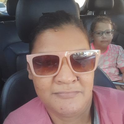 sou uma consultóra da jequiti cosméticos é agora revendedora da abelha rainha cosméticos