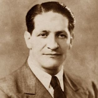 Hasta el final con el presidente Gustavo Francisco Petro Urrego.
🇨🇴 (.....)
Estudiante economia Universidad Libre.
Gaitanista y revolucionario.