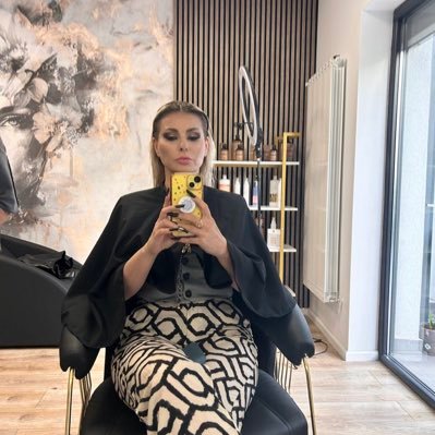 Professional dominatrix femdom🔗 sadistic🙇bandage🔞 sadist supremaciscontent creator🔗fetish model.Time waster will get blocked#dominatrix🔗#Locked