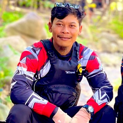 River Guide
📩 Info & Reservasi
Arung Jeram (Rafting)
• Sungai Elo
• Sungai Progo