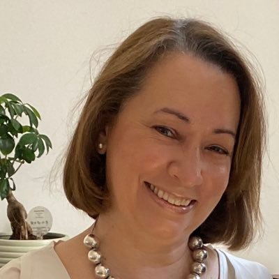 Embajadora de México, Representante Permanente Alterna ante las Naciones Unidas en NY. Antes, Embajadora en 🇦🇹 🇸🇰 🇸🇮 y ante los OI 🇺🇳 en Viena.