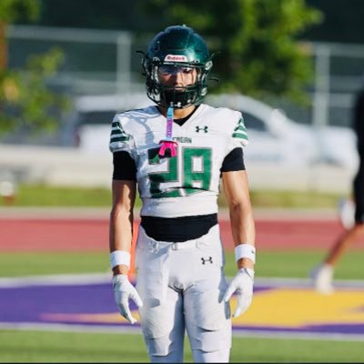 jaden_bullock39's profile picture. Reagan high school |28”|bench 250|squat 335|40 4.61|cb|5”10|165lb|number 830-515-9070|