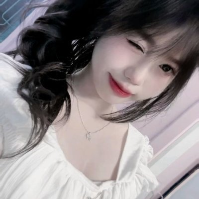 hutton452164039's profile picture. Passionate innovator | Designer.