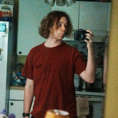 Guy with the camera. Feel free to ask for pics if you see me! Portfolio: https://t.co/sl46K7QUek