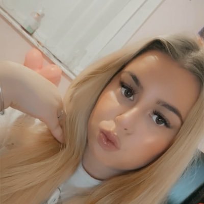 charlseamanxx's profile picture. What’s Meant to be will be 💫