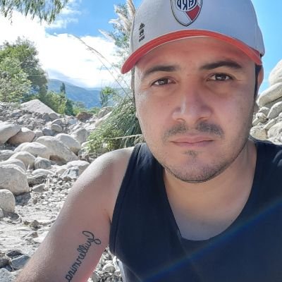 futbolero
piojoso
velero
solo un tipo común....