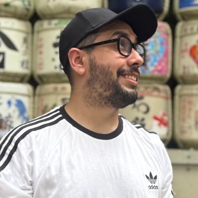 Editor, designer, diagramador e tradutor. Trampos em todo canto em mais de 10 anos trabalhando no mercado editorial. Falo muito de futebol e basquete.
