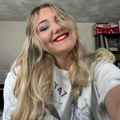 𝑀𝑒𝑒𝓉 𝓂𝑒 𝒾𝓃 𝓉𝒽𝑒 𝒶𝒻𝓉𝑒𝓇𝑔𝓁𝑜𝓌 || real name: Priya (pry-uh) || TN x3 || 1989TV || rep Tour || Lover Fest 😢 || Eras Tour ||