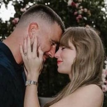 -...our love last so long ✩
I just want you to be https://t.co/vqeajiuctN