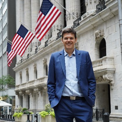 Vuk (eng. Wolf). Oxford PhD, runs a hedge fund @OraclumCapital (follow at https://t.co/RK3vtZ9iUK). Author of Elite Networks. Loves his family & cooking.