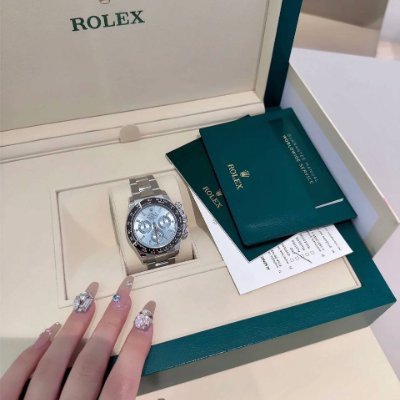 時を超えたスタイルで毎瞬間を楽しみ、日々を形作るクラフトとディテールを堪能する⌚✨
時計愛好者 ,クラシックコレクション 、デイリースタイル 。