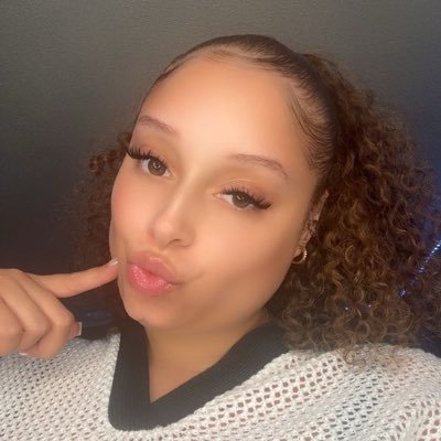 tashafiercexo's profile picture. West African 🇨🇻| IG: __tashafierce