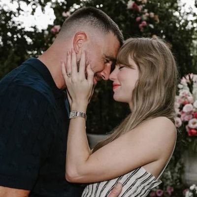 This is pretty much just a Taylor account.
And, baby, that’s show business for you. ❤️🔥