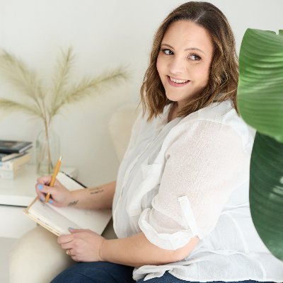 AshleighAshler's profile picture. Christian, Wife, Mom + Homeschooler. 
Writer. 
Sharing faith + life as I learn and grow