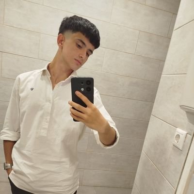 palurdo0's profile picture. Miguel Ángel BURGOS
-de ruan y franciscano de san Lorenzo al mundo 
-cerveza y compadre noche de puta madre
-Fui conocido en Twitter Betis 
-soñar con cofradías
