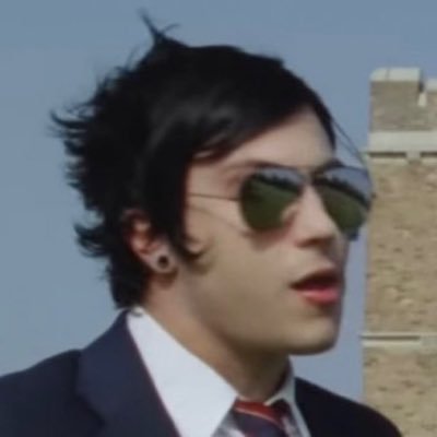 heart4vee's profile picture. 