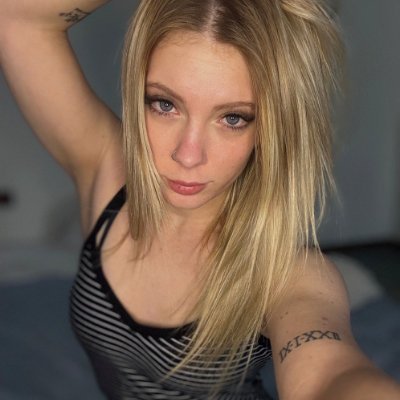 Lucy my cat approves of all my decisions🌼
Especially the naughty ones
5 feet of trouble in a size extra small package, slide in if you are worthy💋
