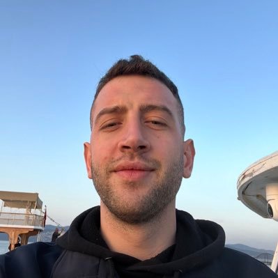 arifozkann2's profile picture. 