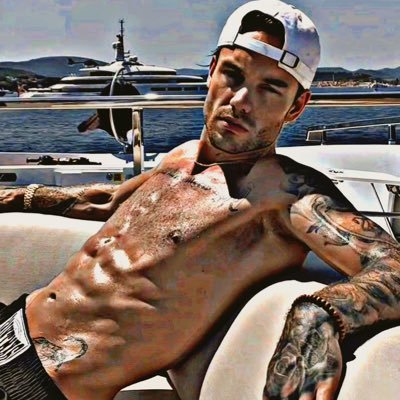 Hybrid Wolf/vampire shifter. #Alpha verse. #TVD #TO OC. Bloodmoon Pack Dtf-Lewd||Shipping available||Gay|Ms&Mv|Au|Rp/FL|31+| Married to his daddy wolf